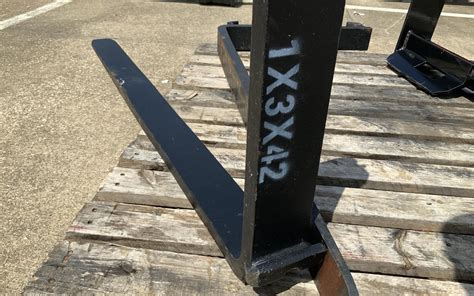 mahindra skid steer pallet fork|mahindra pallet forks 2000.